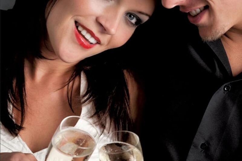 Unanständiges Angebot: Geschichten mit explizitem Sex für Erwachsene (Bündel von expliziten, schmutzigen und perversen Tabu-Erotik-Geschichten für … für prickelnde, unzensierte Momente.)